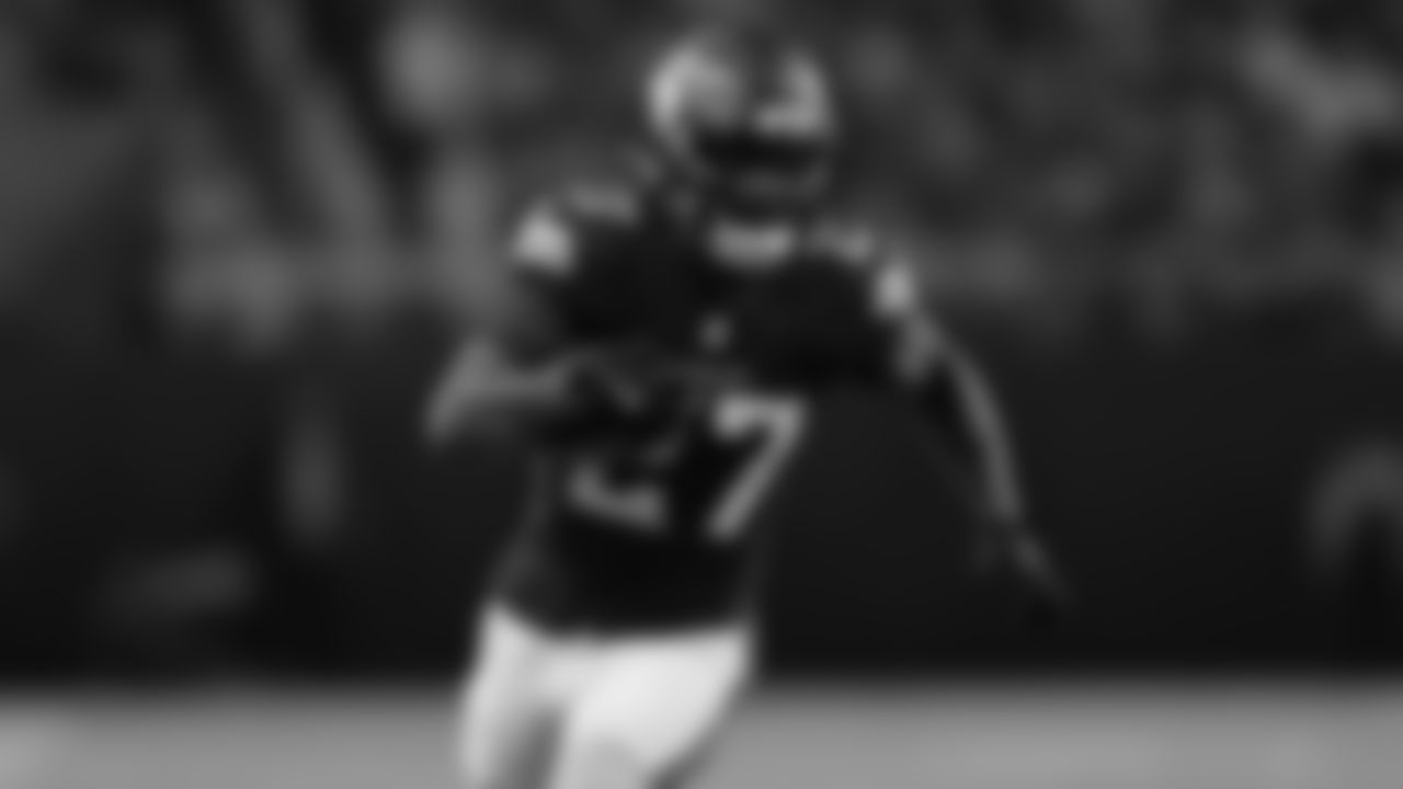 Minnesota Vikings running back Cam Akers carries the ball during the first half of an NFL football game against the Green Bay Packers, Sunday, Dec. 29, 2024 in Minneapolis. Minnesota won 27-25. (AP Photo/Stacy Bengs)