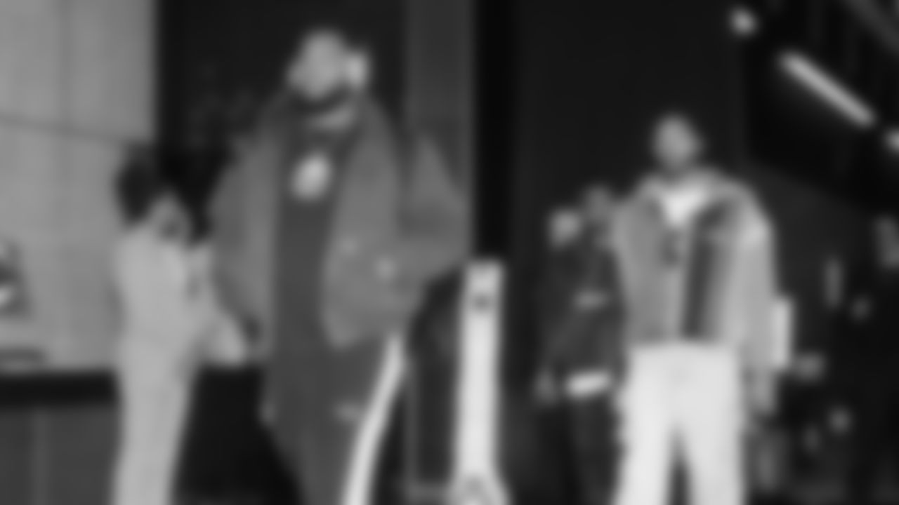 Seahawks guard Anthony Bradford (75) departed the team hotel for the Week 18 matchup vs. the 49ers at Levi's Stadium.