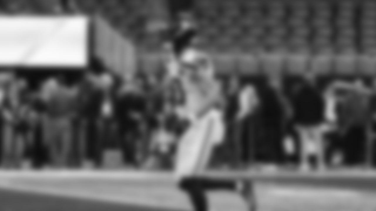 Seahawks wide receiver Cooper Kupp (10) warms up at Mercedes-Benz Stadium for the Week 14 matchup vs. the Atlanta Falcons.