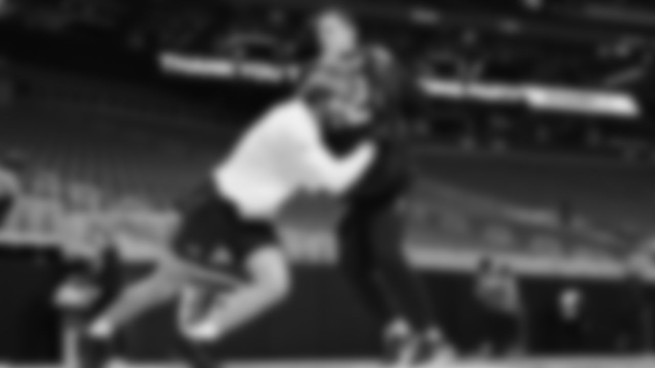 Seahawks tight end AJ Barner (88) warms up at Mercedes-Benz Stadium for the Week 14 matchup vs. the Atlanta Falcons.