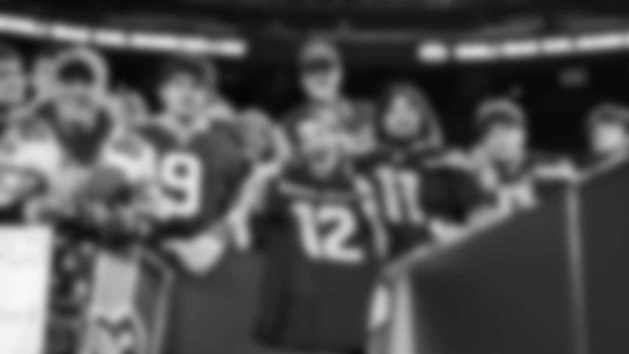 The 12s show up strong, traveling across the country for week 9 at the Commanders on Nov 2, 2025