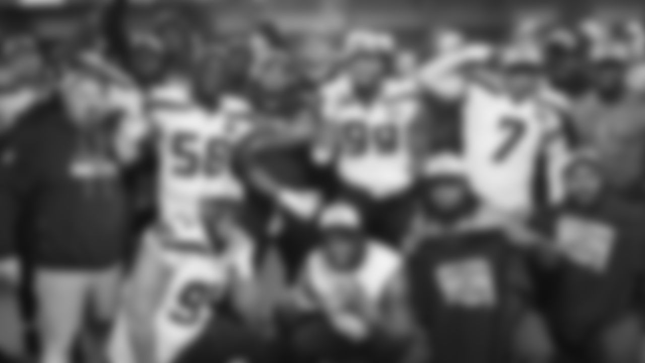 The Seahawks celebrated the win vs. the 49ers at Levi's Stadium in Week 18.