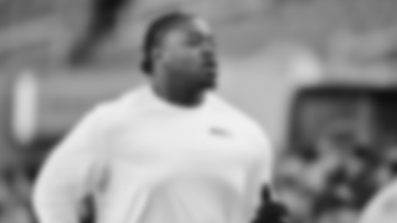 Seahawks defensive tackle Jarran Reed (90) warms up at Levi's Stadium for the Week 18 matchup vs. the 49ers.