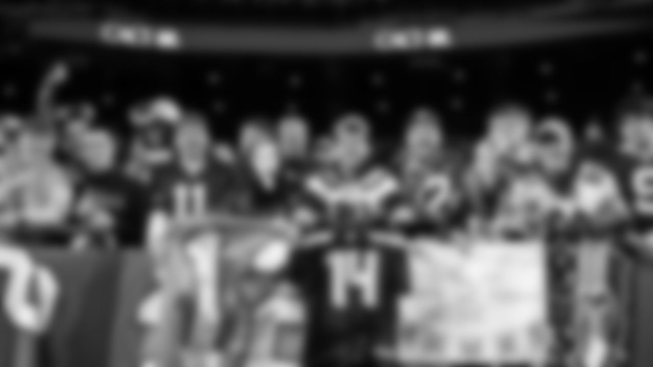 The 12s show up strong, traveling across the country for week 9 at the Commanders on Nov 2, 2025