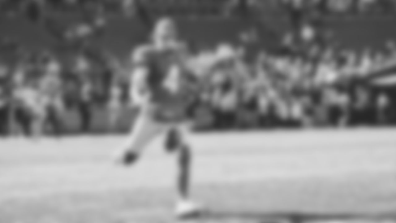 Seahawks punter Michael Dickson (4) warms up at Lumen Field for the Week 5 matchup vs. the Tampa Bay Buccaneers.