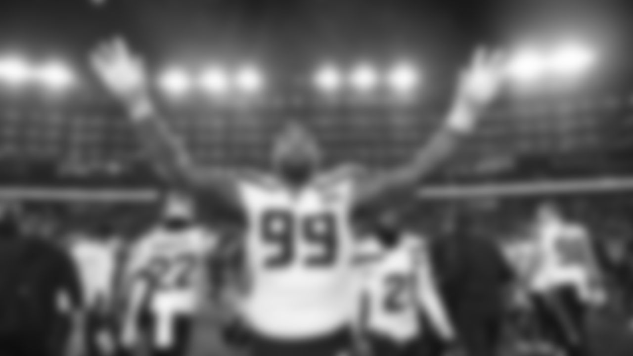 The Seahawks celebrated the win vs. the 49ers at Levi's Stadium in Week 18.