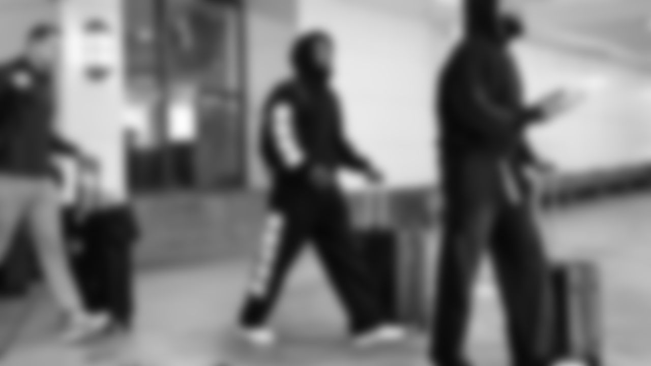 Seahawks cornerback Devon Witherspoon (21) departed the team hotel for the Week 14 matchup vs. the Atlanta Falcons.