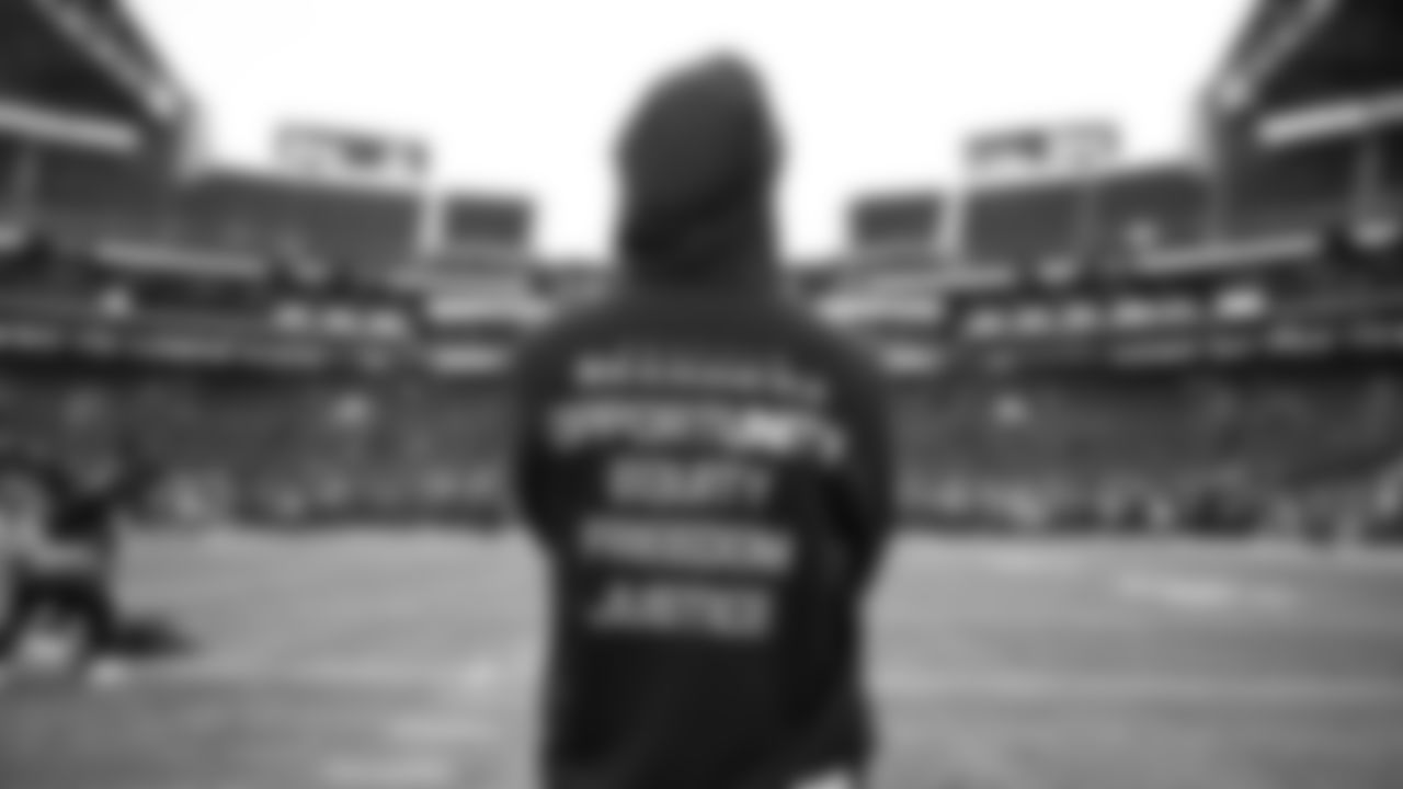 The Seahawks warm up at Lumen Field for the Week 15 matchup vs. the Indianapolis Colts.