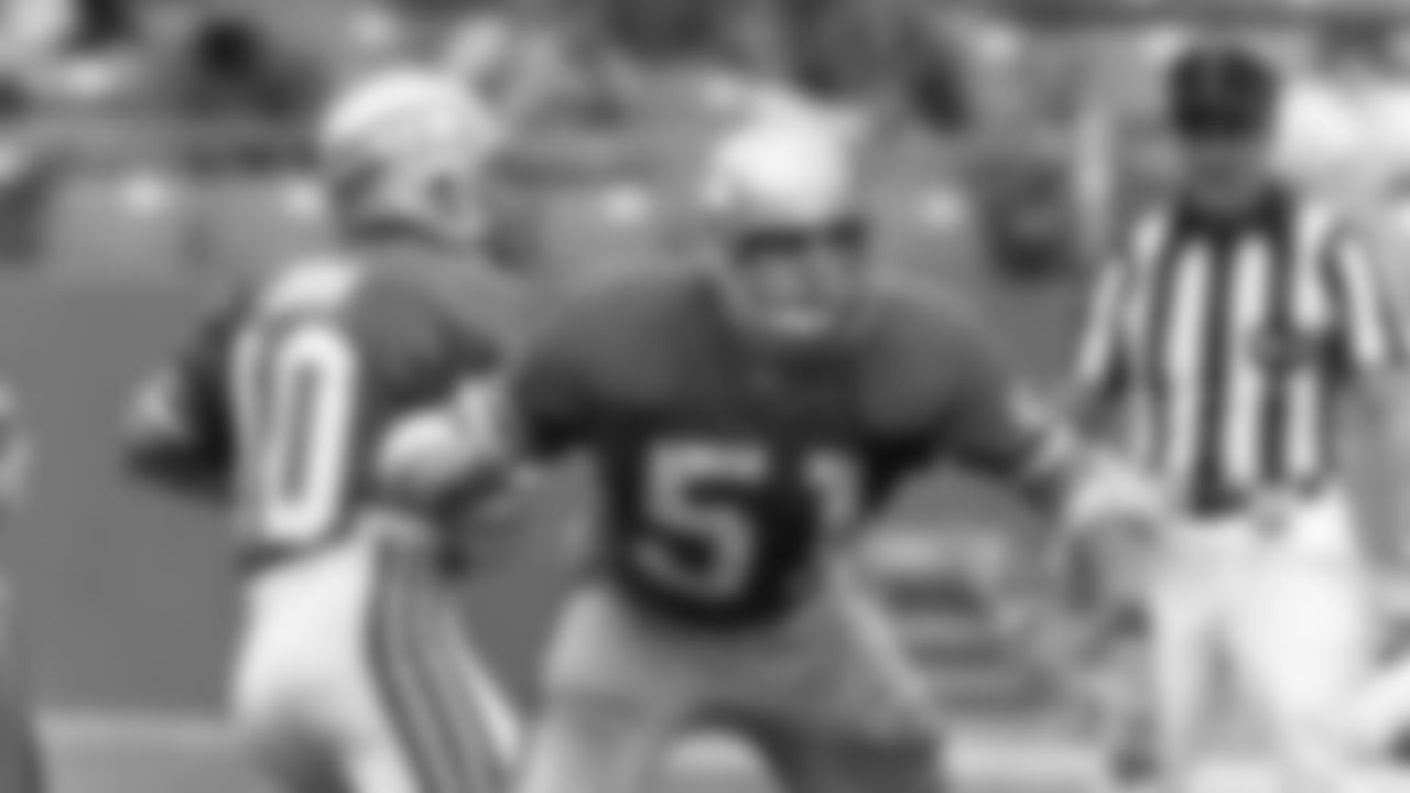 The Seahawks drafted Idaho center John Yarno with the 87th overall pick in the 1977 NFL Draft.