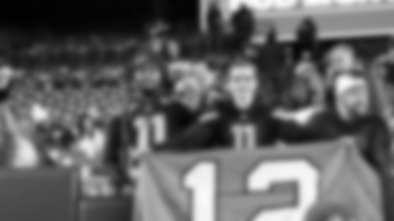 The 12s show up strong, traveling across the country for week 9 at the Commanders on Nov 2, 2025