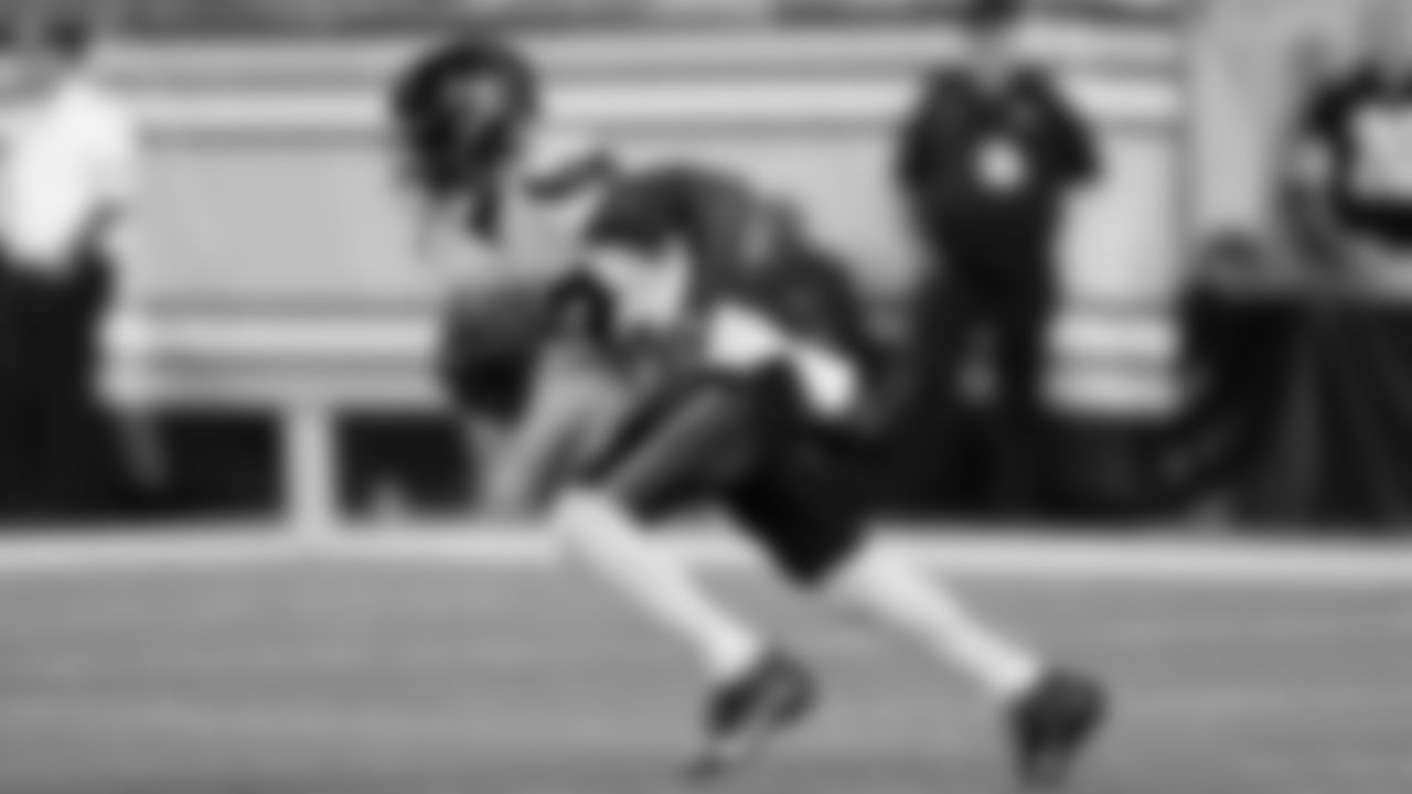 Houston Texans running back Cam Akers (22) returns a kickoff during an NFL exhibition football game against the Pittsburgh Steelers on Aug. 9, 2024 in Pittsburgh. The Texans won 20-12. (Joe Robbins via AP)