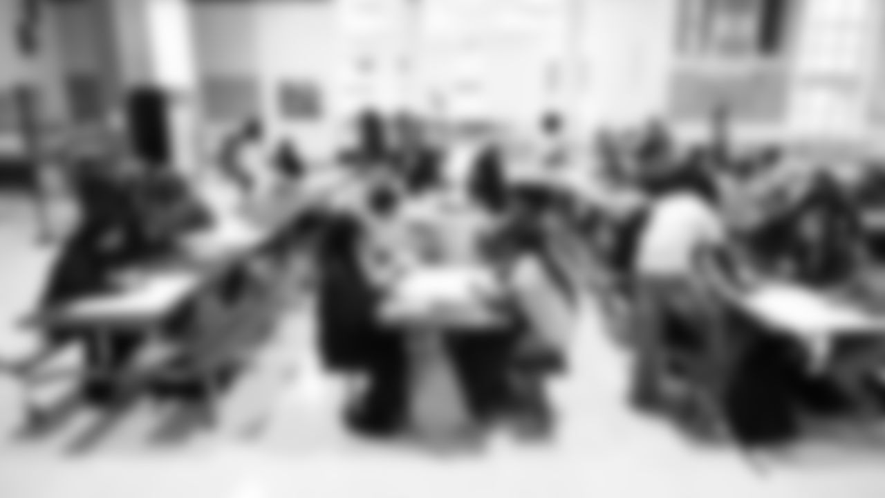 The Seahawks teamed up with EVERFI for a morning learning about mental health with students at Showalter Middle School on October 30, 2025.