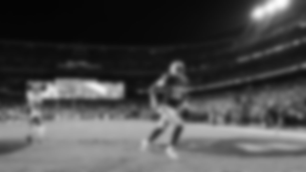 Seattle Seahawks at Washington Commanders for a week 9 throwback matchup on Nov 2, 2025