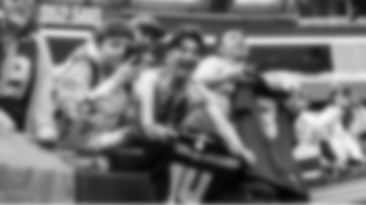 December weather didn't deter these 12s from showing their love (and some skin) as Seahawks players headed for the tunnel.