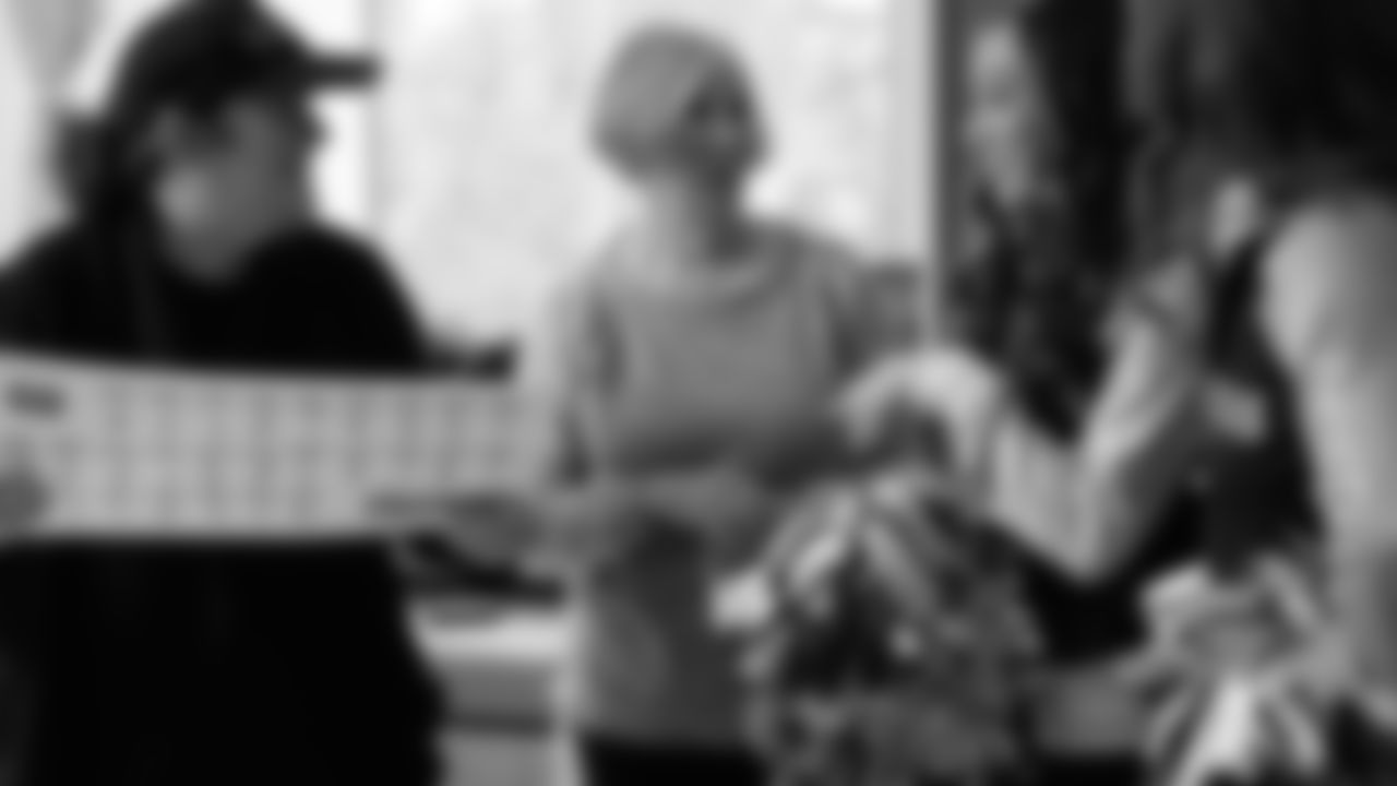 Seahawks Safety Julian Love and the Seahawks Dancers brought holiday spirit to Virginia Mason Medical Center's Critical Care Unit, visiting heart surgery patients and sharing encouragement during recovery.