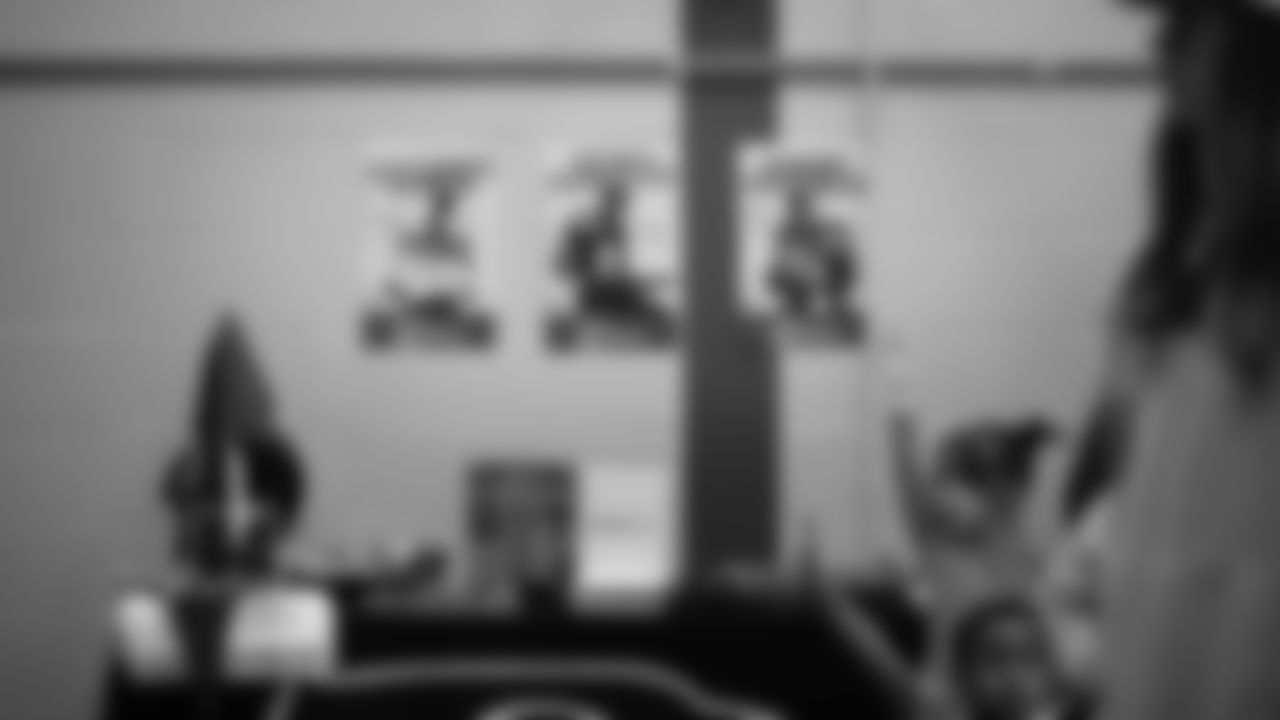 The Seattle Seahawks visited Rainier View Elementary with special appearances from Seahawk Dancers and Legend Garry Gilliam on December 11, 2025.