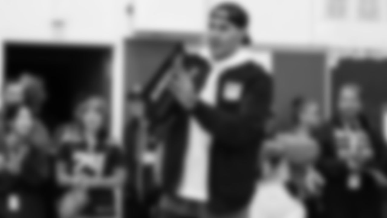 Students at Washington Middle School were surprised with a pep rally on Friday, bringing together the unique tie between sport and music. Blue Thunder, Seahawks Dancers and Legend Lofa Tatupu played a Super Bowl edition of Seahawks trivia, as well as a performance by Blue Thunder and special appearance by Seattle music legend and lead guitarist for Pearl Jam, Mike McCready.