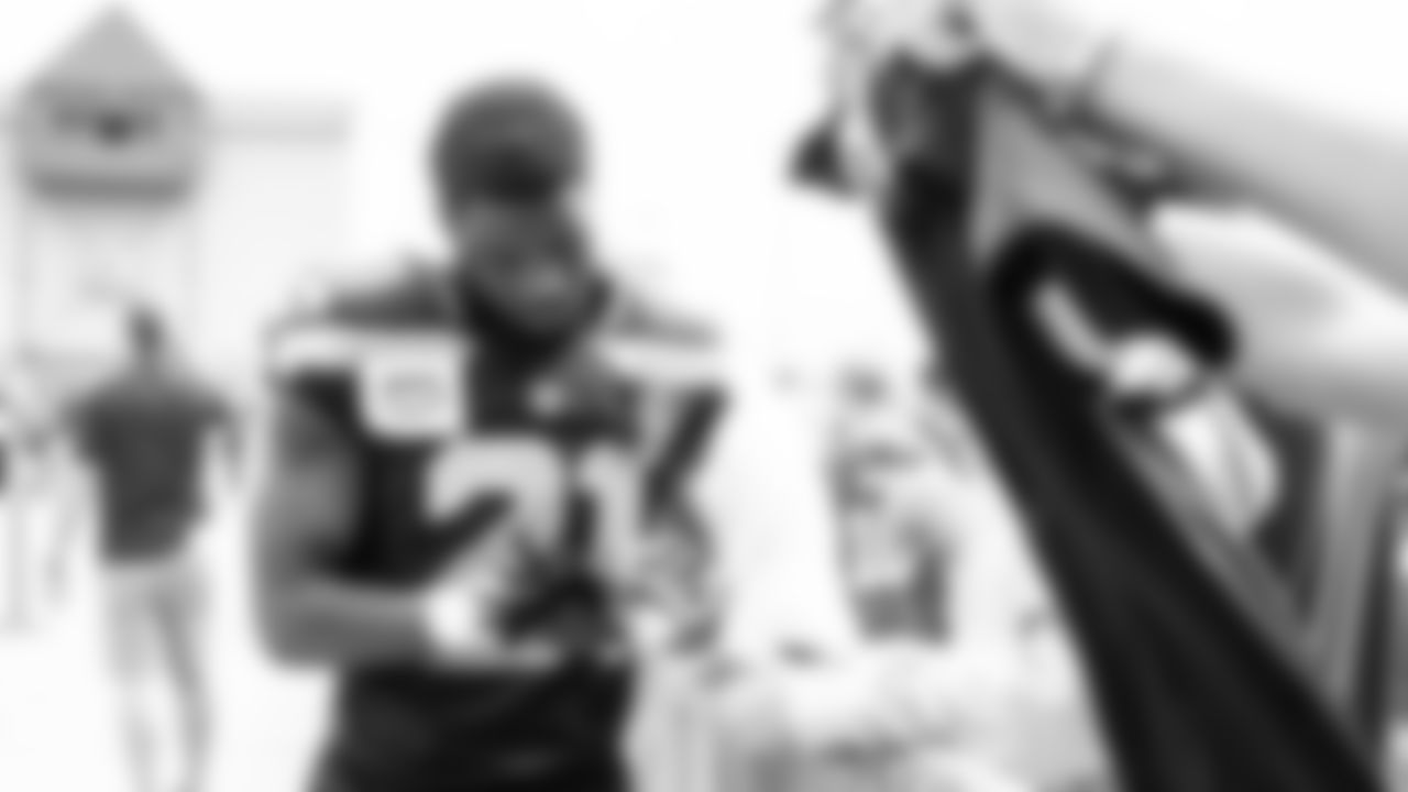 Seahawks cornerback Devon Witherspoon (21) participated in a joint practice with the Packers at Ray Nitschke Field in Green Bay, Wisconsin.