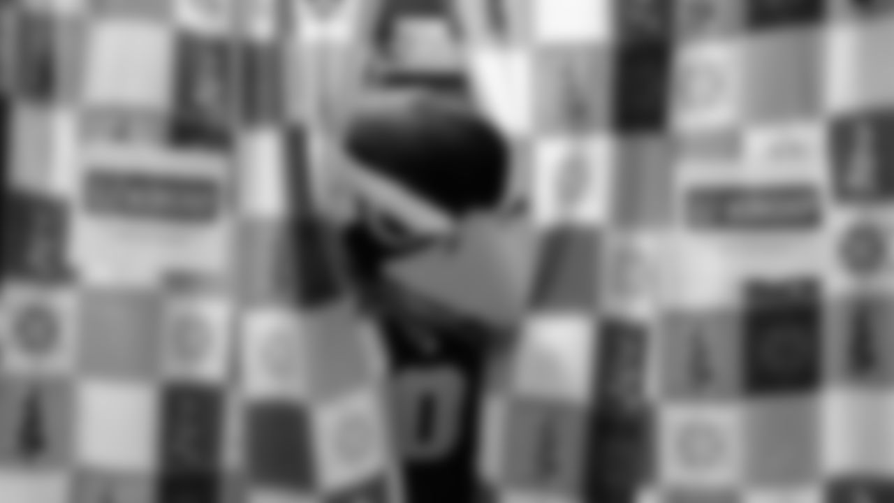 Seahawks Fullback Brady Russell, the Seahawks Dancers, and Blitz spent the day volunteering at Santa's Castle on Joint Base Lewis-McChord to celebrate the holidays and support service members and their families.