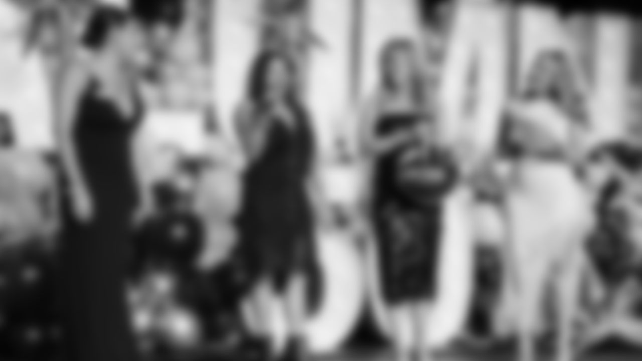 On Friday, October 3rd, The Seahawks Dancers hosted a Sea Gals/Seahawks Dancers reunion at Lumen Field to celebrate their 50th season.