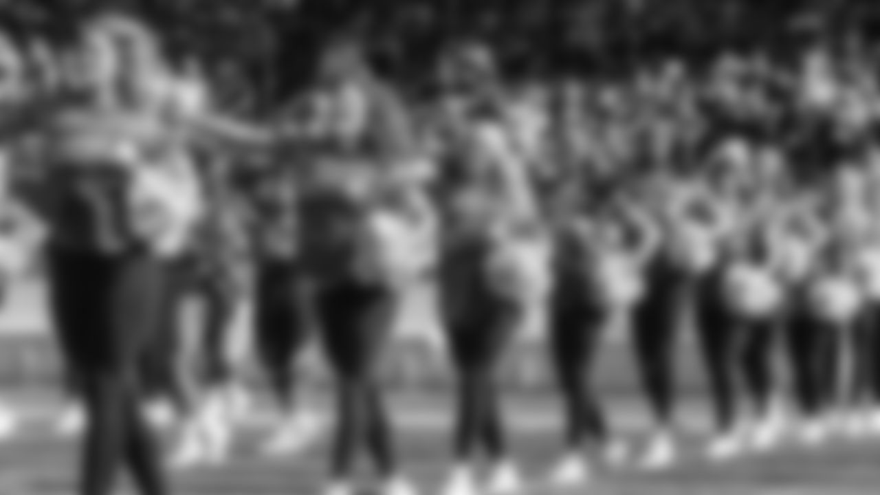 On Saturday, October 5th, Sea Gals/Seahawks Dancers alumni performed at Lumen Field.
