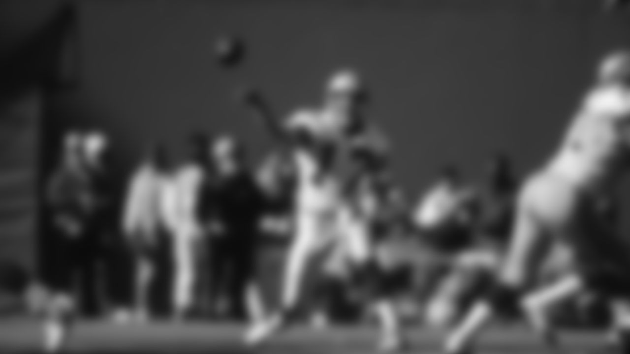 17 - QB Dave Krieg (1980-1991)