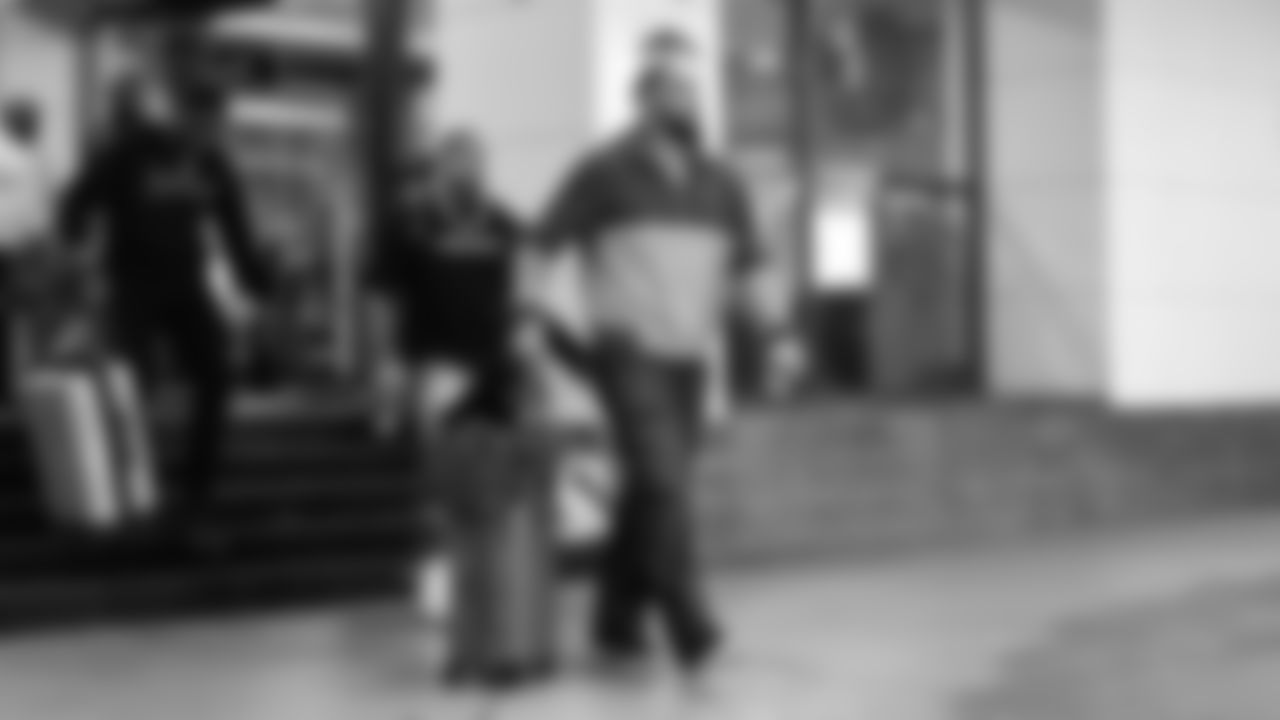 Seahawks defensive end Leonard Williams (99) departed the team hotel for the Week 14 matchup vs. the Atlanta Falcons.