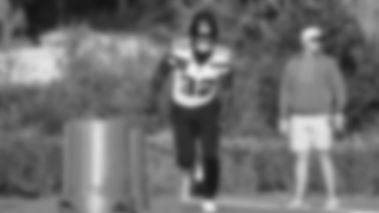 Seahawks running back Velus Jones Jr. (32) practiced on Thursday, November 20 at the Virginia Mason Athletic Center.