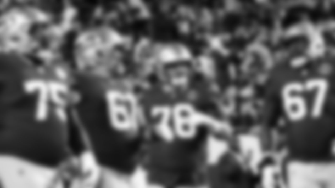 Seahawks guard Grey Zabel (76) warms up at Northwest Stadium for the Sunday Night Football matchup at the Washington Commanders in Week 9.