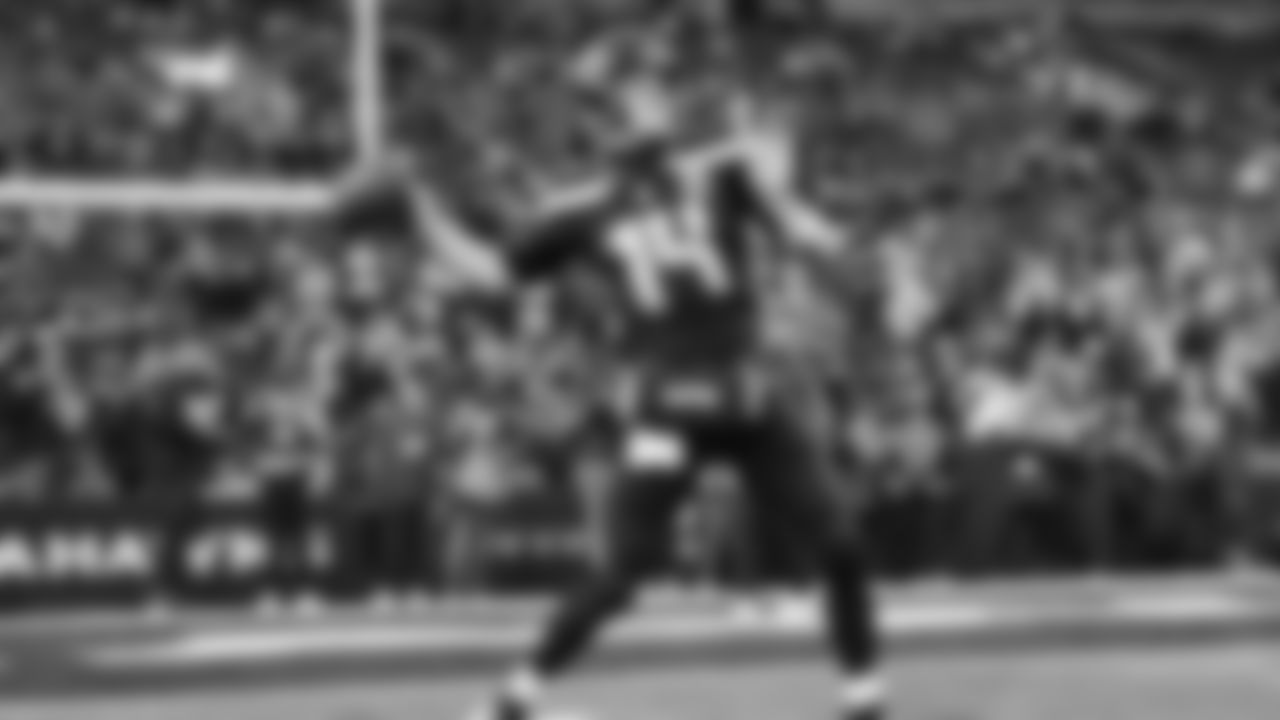 Seahawks quarterback Sam Darnold (14) warms up at Lumen Field for the NFC divisional round game vs. the San Francisco 49ers on January 17, 2026.