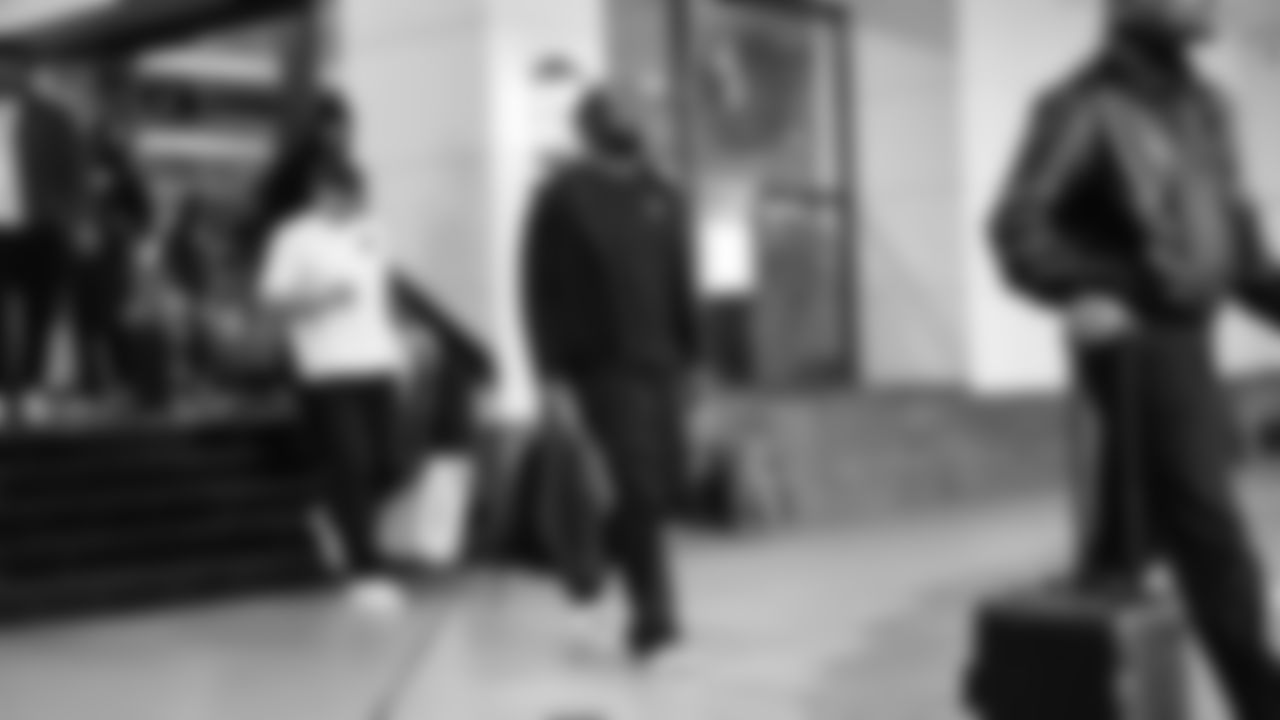 Seahawks tackle Charles Cross (67) departed the team hotel for the Week 14 matchup vs. the Atlanta Falcons.