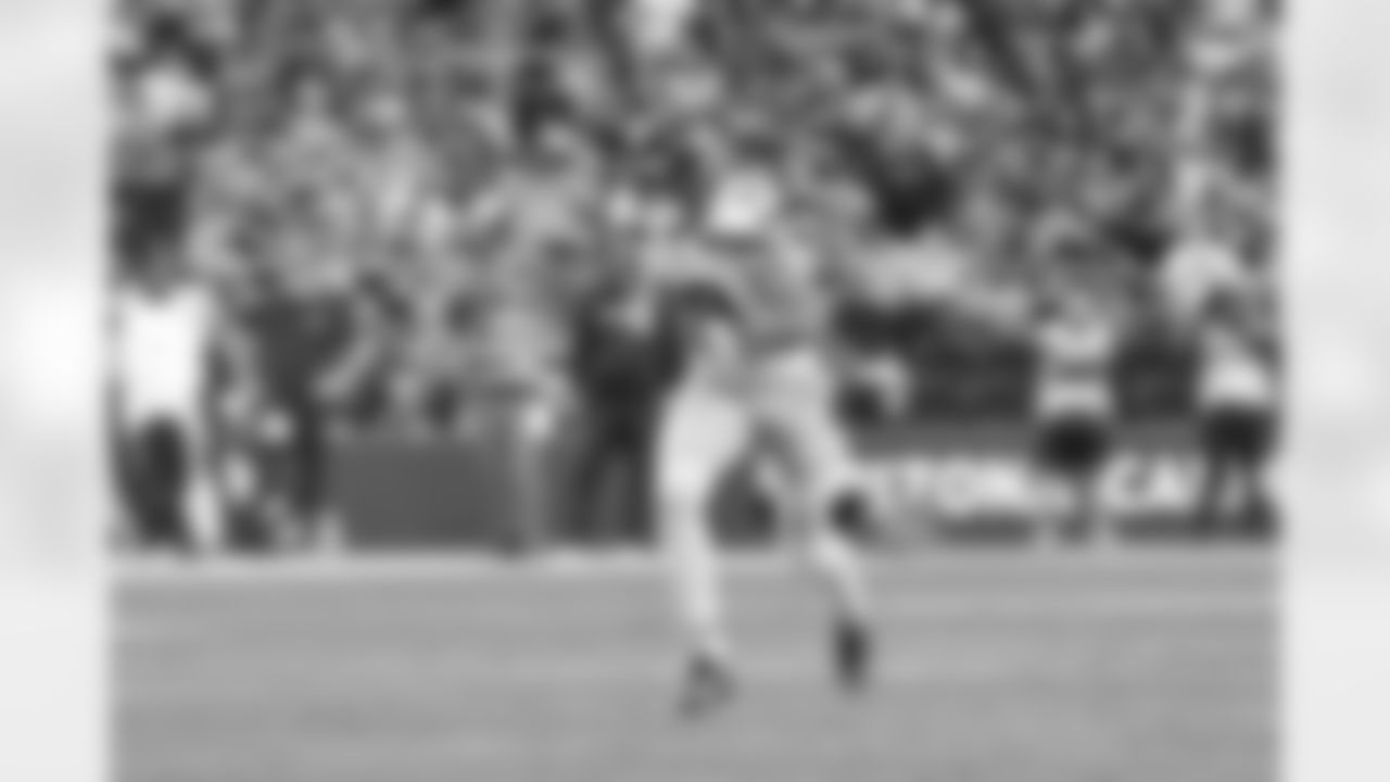 Seahawks wide receiver Jake Bobo (19) at the Week 14 matchup against the Arizona Cardinals at State Farm Stadium on Sunday, December 8, 2024.
