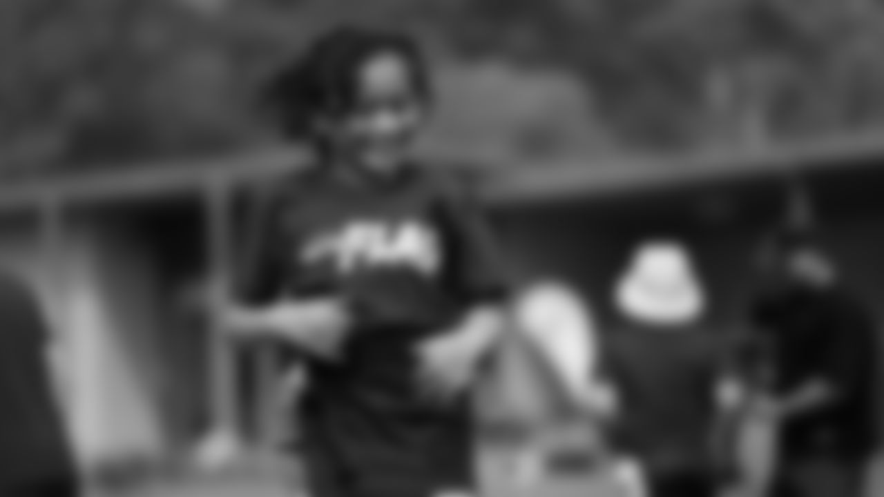 The Seahawks hosted a Seahawks Flag Football camp in Sydney, Australia where local kids had the opportunity to compete alongside Seahawks Legend Cliff Avril.