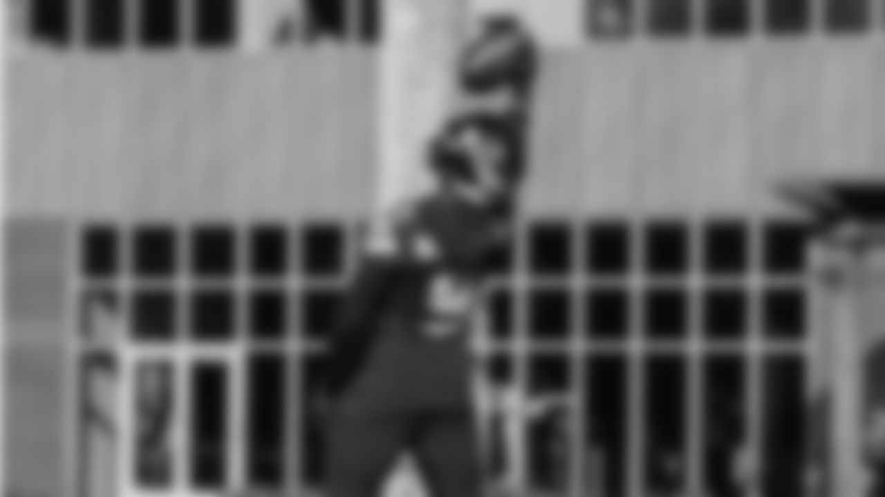 Seahawks running back Kenneth Walker III (9) practiced on Friday, November 7, 2025 at the Virginia Mason Athletic Center.