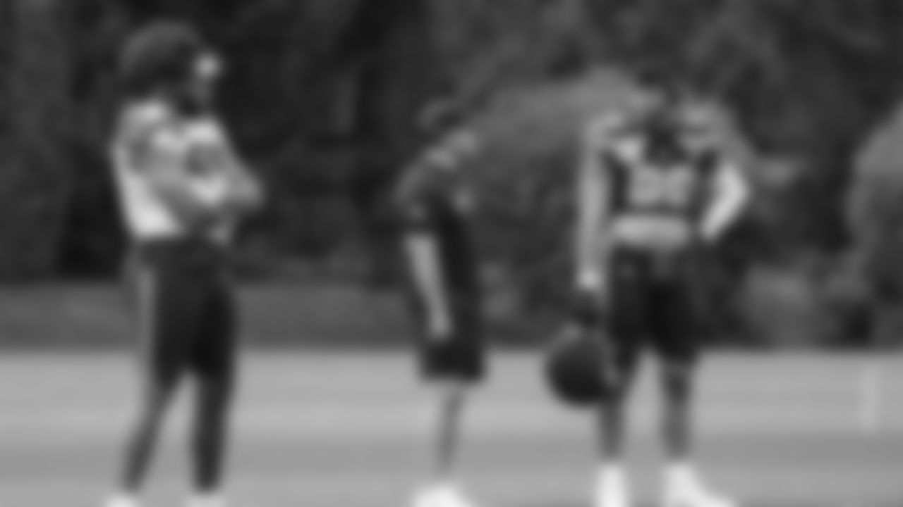 Seahawks defensive end Mike Morris (94), head coach Mike Macdonald and tight end AJ Barner (88) at practice on August 27, 2025 at the Virginia Mason Athletic Center.