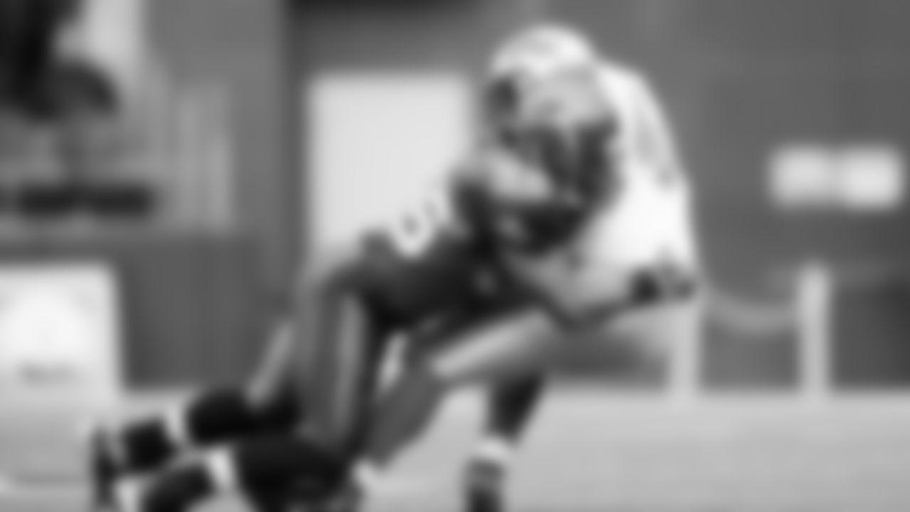 The Seahawks drafted Clemson linebacker LeRoy Hill with the 98th overall pick in the 3rd round of the 2005 NFL Draft.