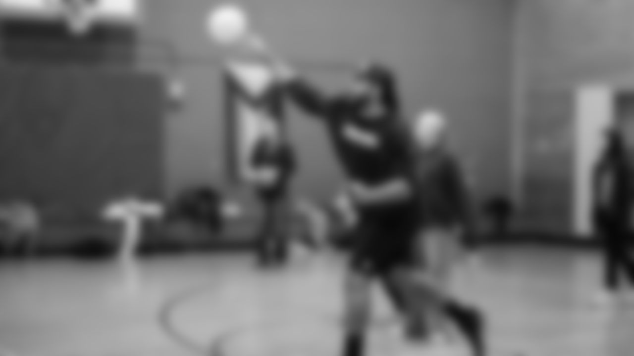 The Game Changers Program celebrated the completion of the program with a night of fun and games with Seahawks Legend Garry Gilliam on November 7, 2025.