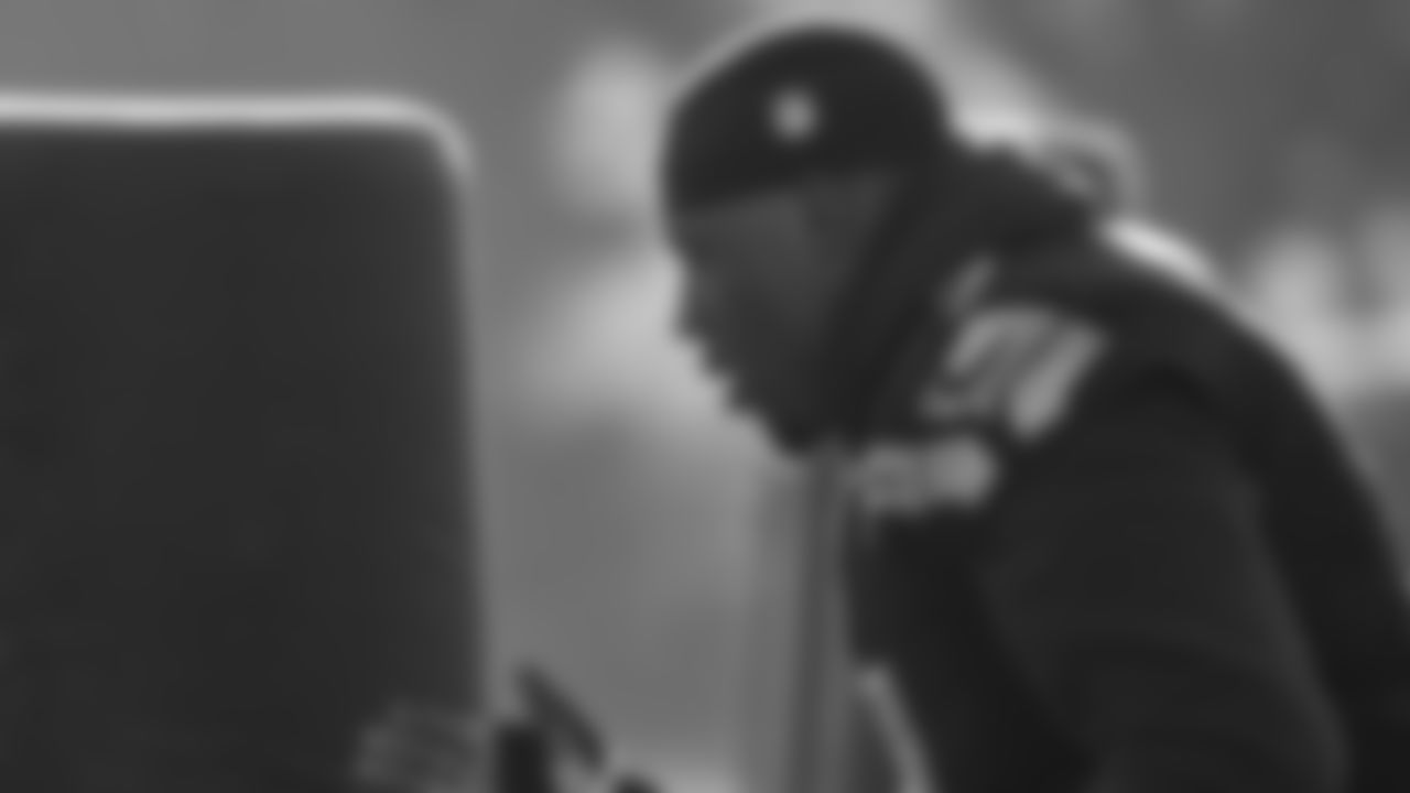 Seahawks linebacker Uchenna Nwosu (7) practiced on Wednesday, December 31, 2025 at the Virginia Mason Athletic Center.