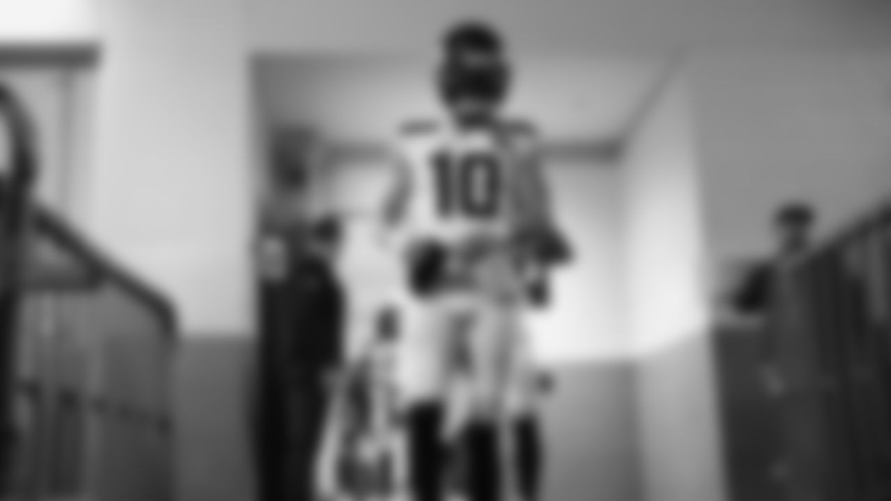 Seahawks wide receiver Cooper Kupp (10) warms up at Mercedes-Benz Stadium for the Week 14 matchup vs. the Atlanta Falcons.