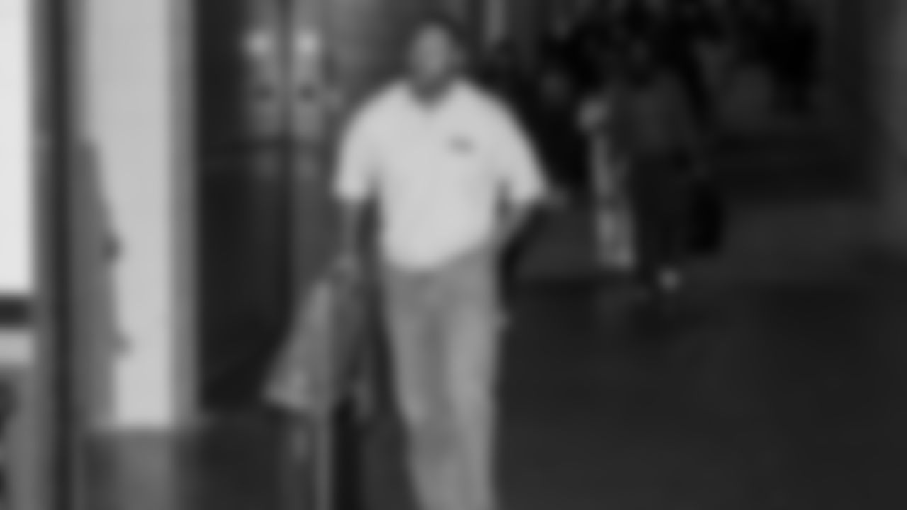 Seahawks linebacker Uchenna Nwosu (7) arrived at Nissan Stadium for the Week 12 matchup vs. the Titans in Nashville, Tennessee.