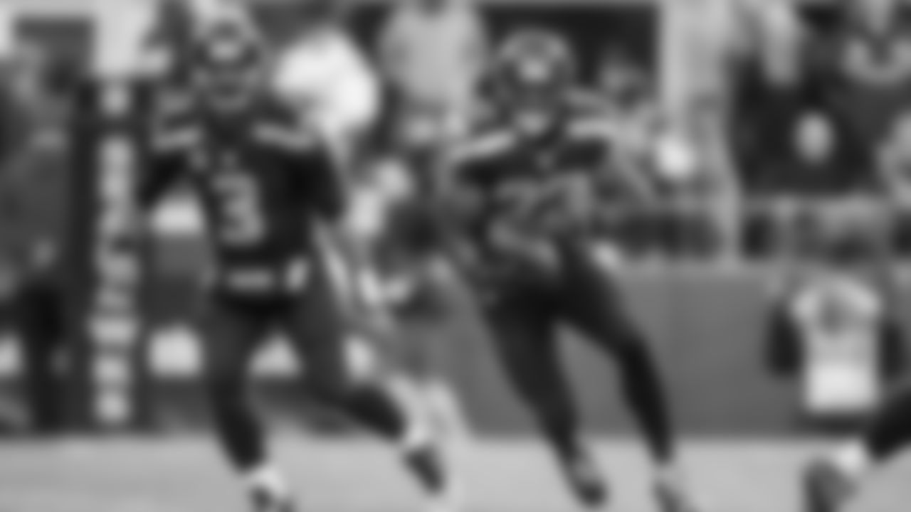 The Seahawks drafted Utah State running back Robert Turbin with the 106th overall pick in the 4th round of the 2012 NFL Draft.