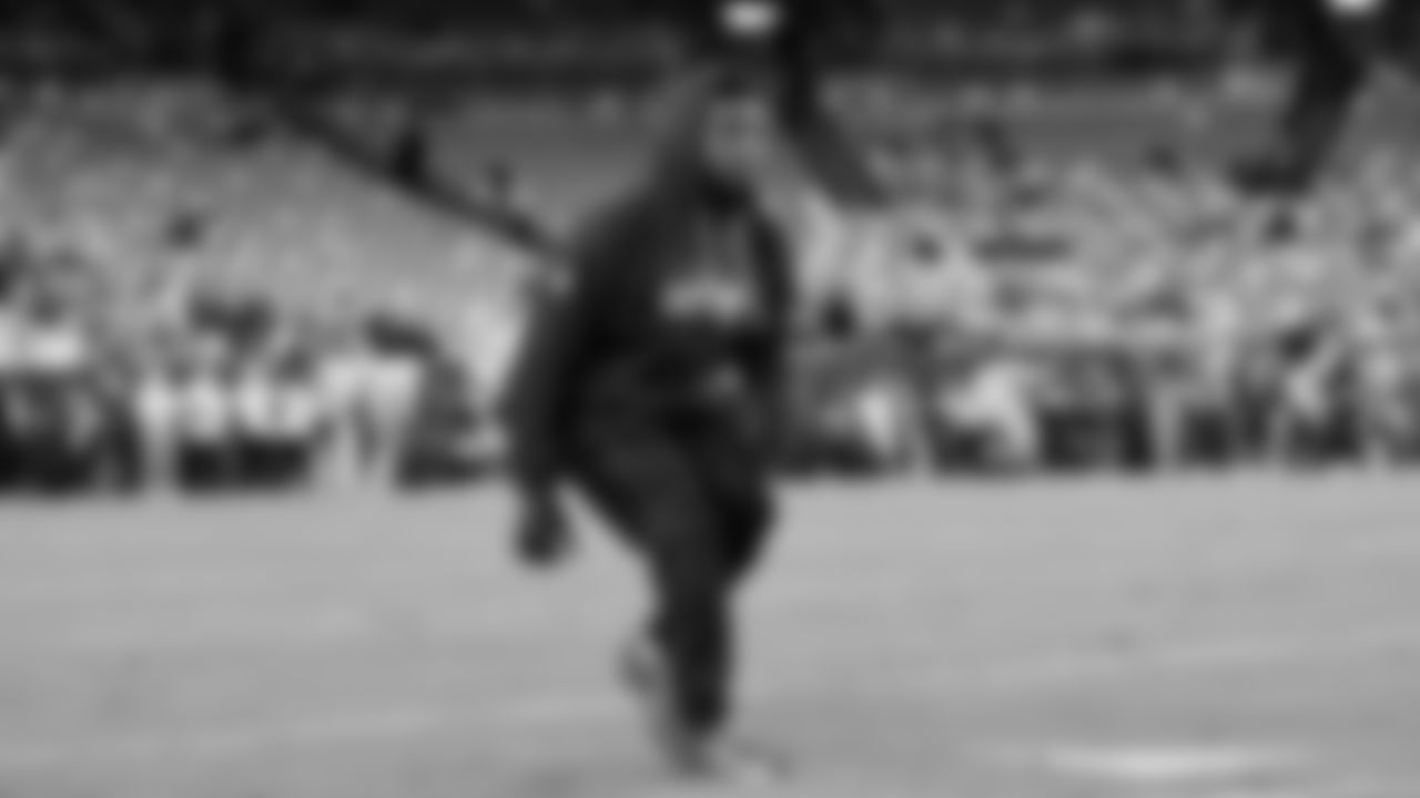 Seahawks cornerback Devon Witherspoon (21) warms up at Northwest Stadium for the Sunday Night Football matchup at the Washington Commanders in Week 9.