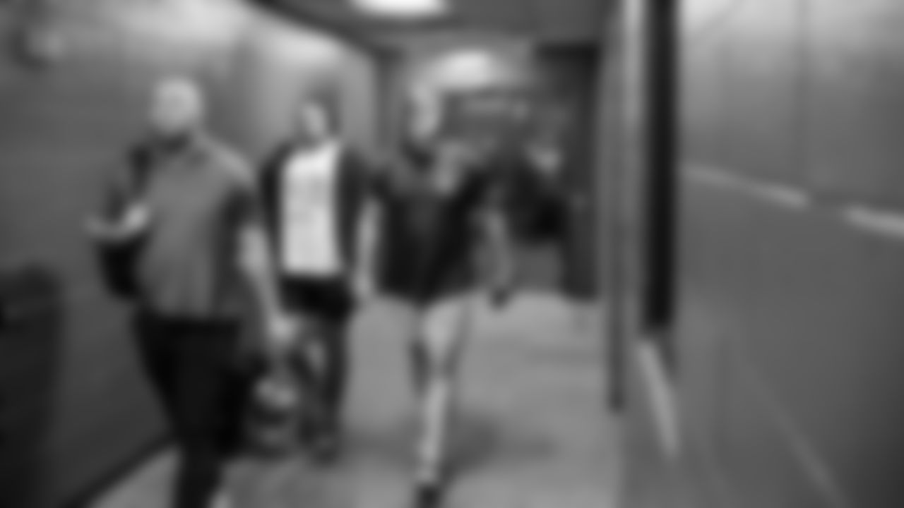 Seahawks guard Grey Zabel (76) arrived at Northwest Stadium for the Sunday Night Football matchup at the Washington Commanders in Week 9.