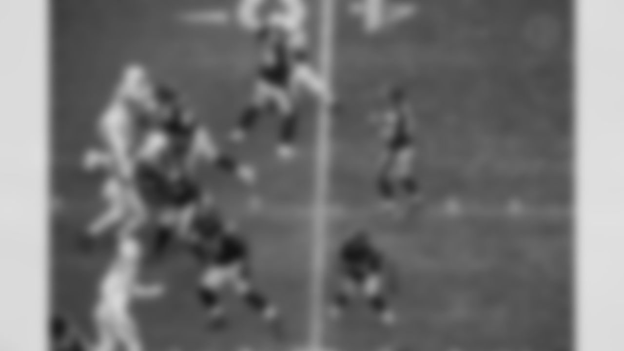 Pittsburgh Steelers quarterback Aaron Rodgers (8) during a regular season game between the Pittsburgh Steelers and the Indianapolis Colts, Sunday, Nov. 2, 2025 in Pittsburgh, PA. (Arron Anastasia / Pittsburgh Steelers)