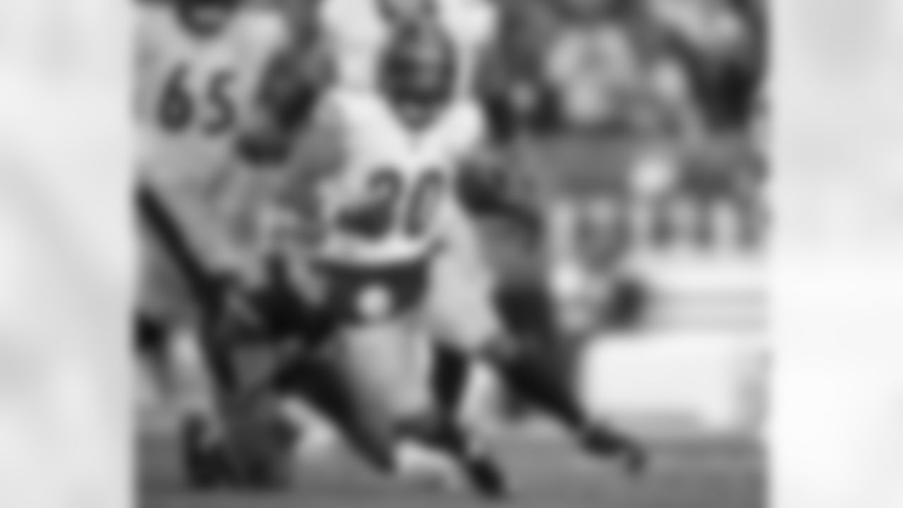 Pittsburgh Steelers running back Jaylen Warren (30) during a regular season game between the Pittsburgh Steelers and the Cleveland Browns, Sunday, Nov. 19, 2023 in Cleveland, OH. The Browns beat the Steelers 13-10. (Karl Roser / Pittsburgh Steelers)