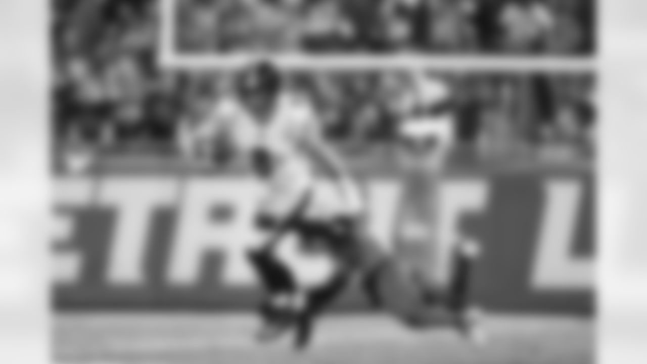 Pittsburgh Steelers quarterback Aaron Rodgers (8) during a regular season game between the Pittsburgh Steelers and the Detroit Lions, Sunday, Dec. 21, 2025 in Detroit, MI. (Alysa Rubin / Pittsburgh Steelers)