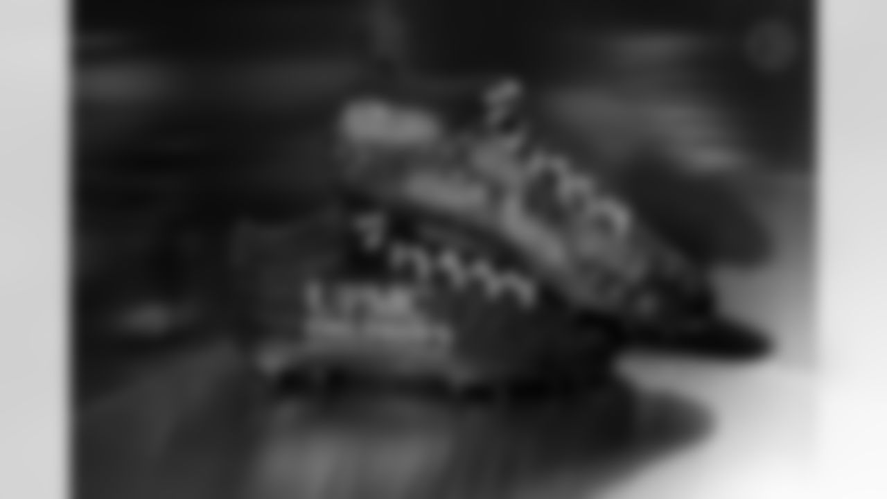 Pittsburgh Steelers linebacker T.J. Watt (90) will showcase his custom cleats supporting UPMC Children's Hospital of Pittsburgh during Week 13. (Alysa Rubin / Pittsburgh Steelers)