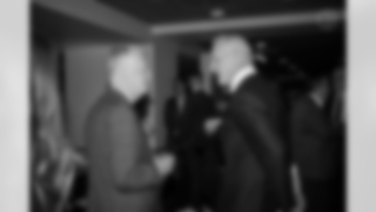 The Pittsburgh Steelers celebrate the 2025 Hall of Honor Class during the Hall of Honor Dinner Ceremony presented by U.S. Steel on Sunday, Dec. 14, 2025 in Pittsburgh, PA. (Alysa Rubin / Pittsburgh Steelers)