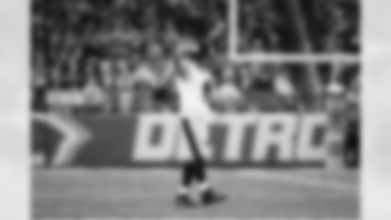 Pittsburgh Steelers quarterback Aaron Rodgers (8) during a regular season game between the Pittsburgh Steelers and the Detroit Lions, Sunday, Dec. 21, 2025 in Detroit, MI. (Alysa Rubin / Pittsburgh Steelers)