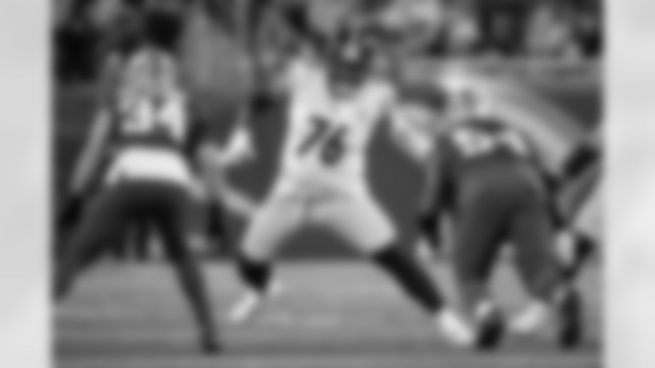 Pittsburgh Steelers offensive tackle Troy Fautanu (76) during a regular season game between the Pittsburgh Steelers and the Detroit Lions, Sunday, Dec. 21, 2025 in Detroit, MI. The Steelers defeated the Lions 29-24. (Karl Roser / Pittsburgh Steelers)